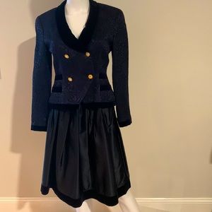 LOUIS FERAUD  TWO PIECE BLAZER AND SKIRT, size 34/4